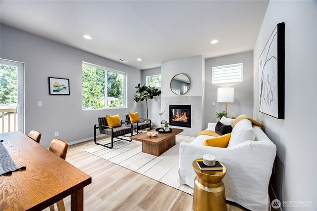 278 NE Shadowhawk Lane, Bremerton, WA 98311