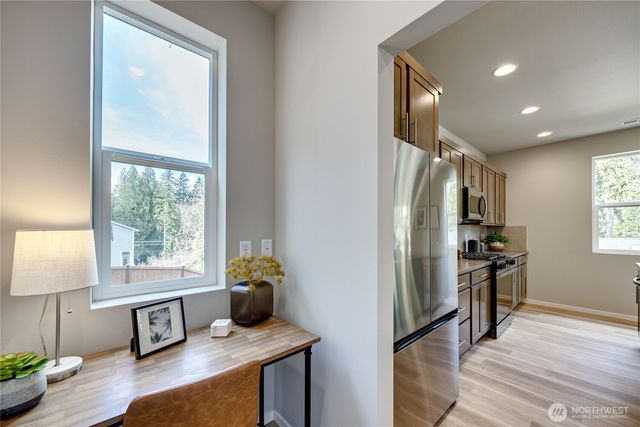 278 NE Shadowhawk Lane, Bremerton, WA 98311