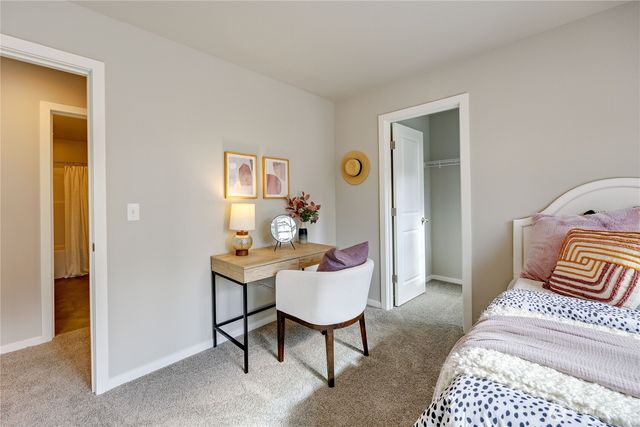 278 NE Shadowhawk Lane, Bremerton, WA 98311