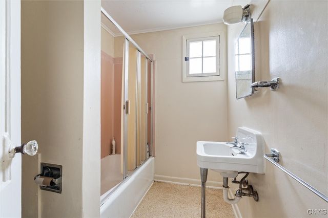 1 Seneca Avenue, Vernon, NY 13421