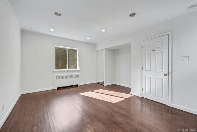 13 Colonial Road, Scarsdale, NY 10583