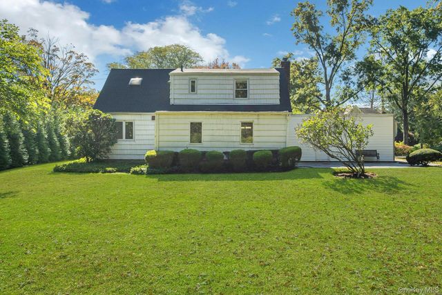13 Colonial Road, Scarsdale, NY 10583
