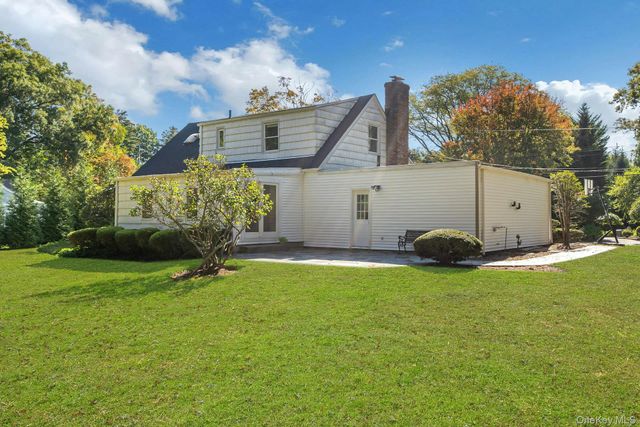 13 Colonial Road, Scarsdale, NY 10583