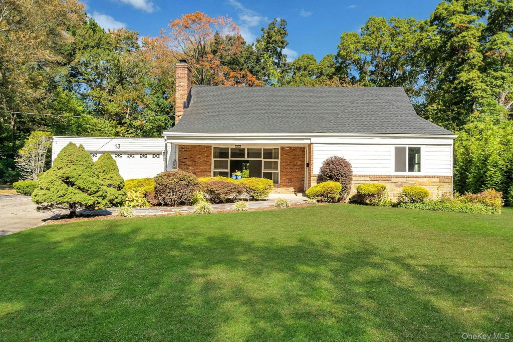 13 Colonial Road, Scarsdale, NY 10583