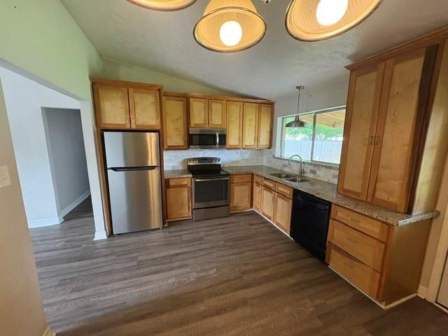 3310 Ashwyne Court, La Porte, TX 77571