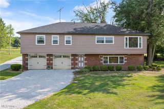 988 E Turkeyfoot Lake Road, Akron, OH 44312