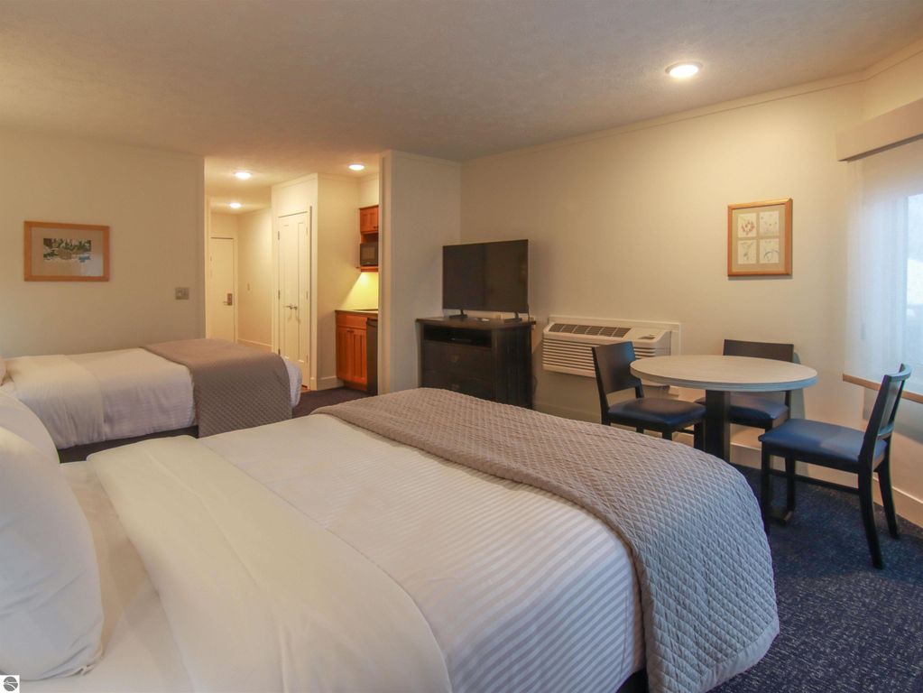 Image 9 of property listing at 12400-Unit 176 Crystal Mountain Drive # 176, Thompsonville, MI 49683