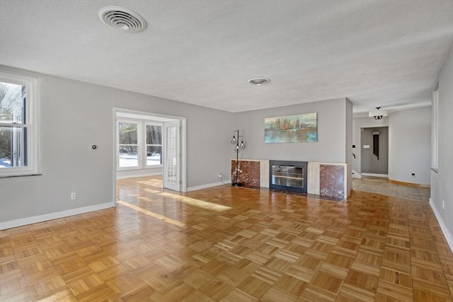 603 Glendale Rd, Wilbraham, MA 01095