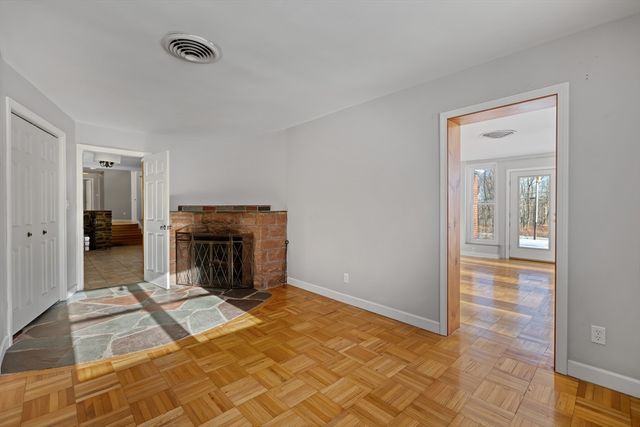 603 Glendale Rd, Wilbraham, MA 01095