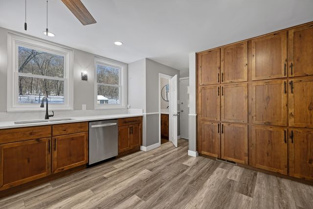 603 Glendale Rd, Wilbraham, MA 01095