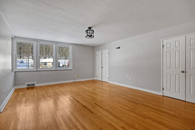 603 Glendale Rd, Wilbraham, MA 01095