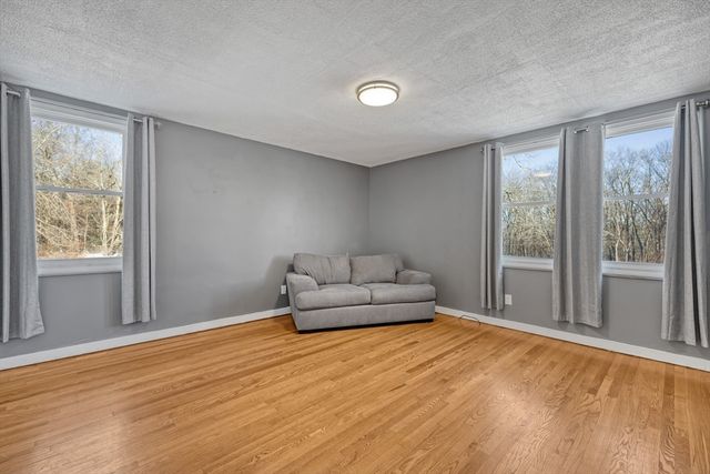 603 Glendale Rd, Wilbraham, MA 01095