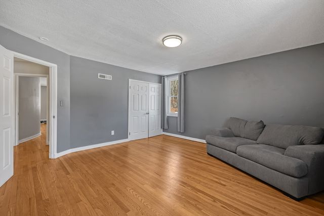 603 Glendale Rd, Wilbraham, MA 01095