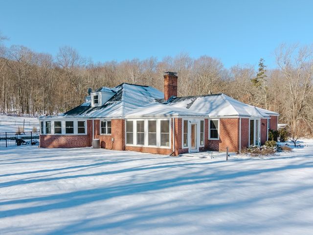 603 Glendale Rd, Wilbraham, MA 01095
