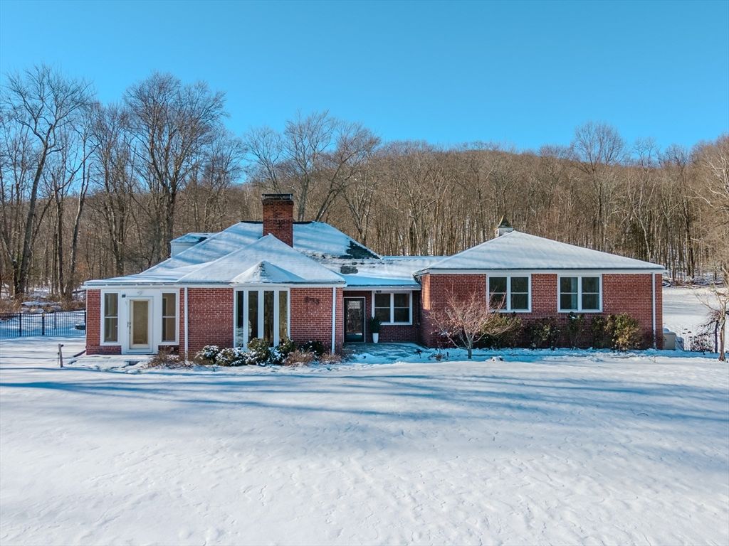 603 Glendale Rd, Wilbraham, MA 01095