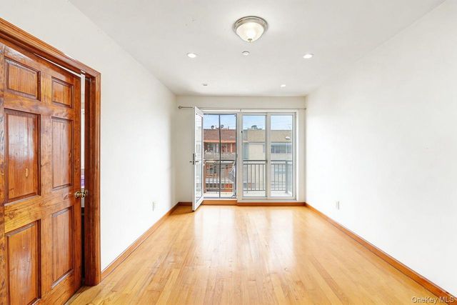 57-50 Granger St SW 3A, Corona, NY 11368