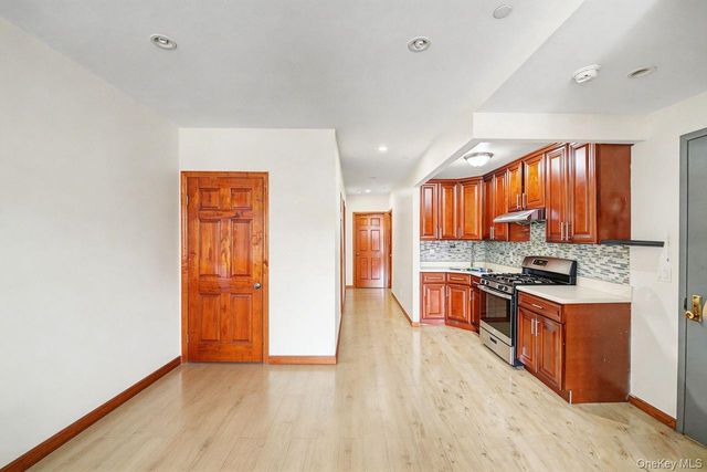 57-50 Granger St SW 3A, Corona, NY 11368