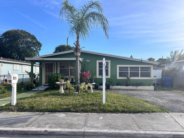 925 W 3rd Street, Riviera Beach, FL 33404
