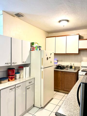 925 W 3rd Street, Riviera Beach, FL 33404