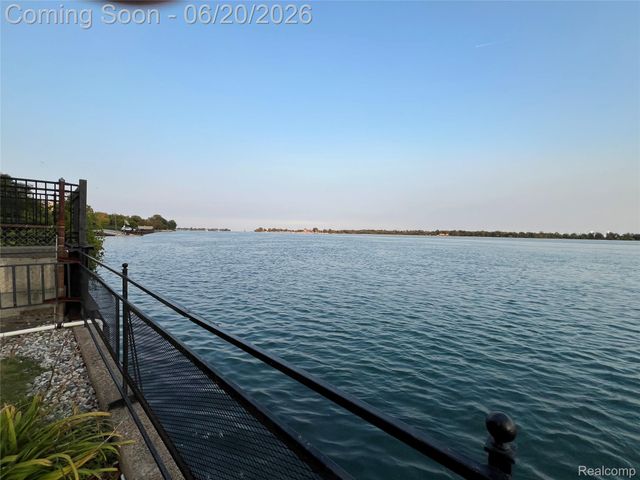 8200 E Jefferson Avenue 1509, Detroit, MI 48214
