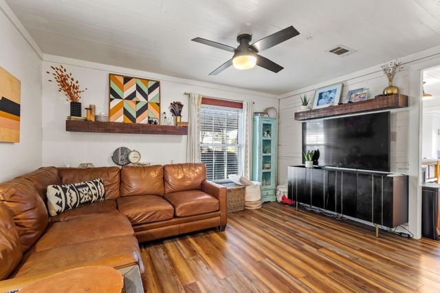 1604 Center Street, Bonham, TX 75418