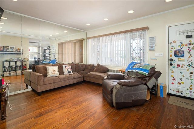 4724 168th Street, Flushing, NY 11358