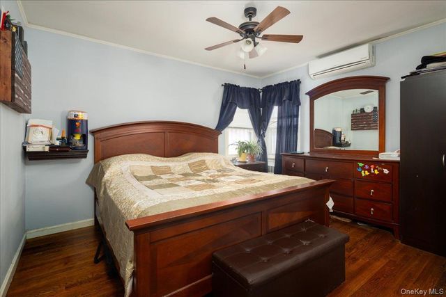 4724 168th Street, Flushing, NY 11358