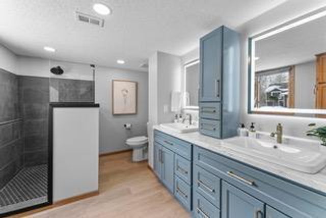 3657 Falcon Way, Eagan, MN 55123