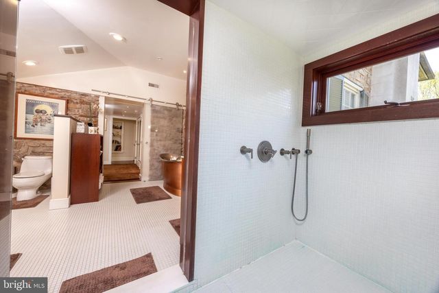 5447 CARVERSVILLE RD, Doylestown, PA 18902