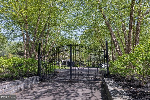 5447 CARVERSVILLE RD, Doylestown, PA 18902