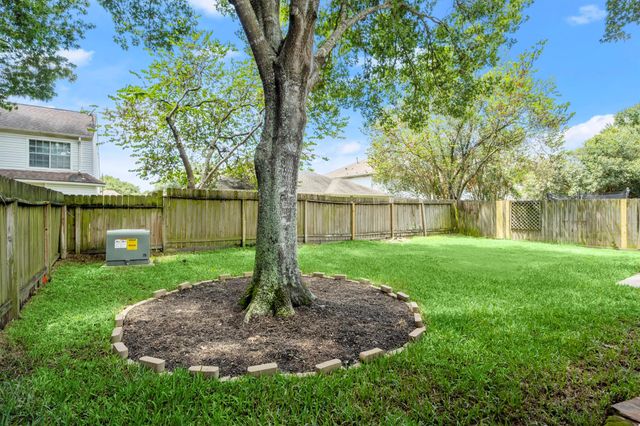 16014 Lakestone Drive, Tomball, TX 77377