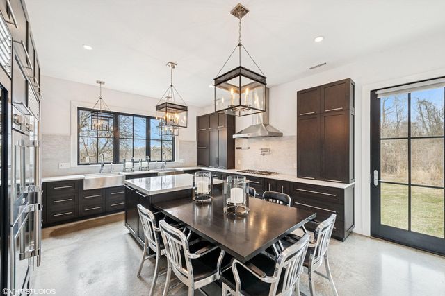 126 W 625 N, Valparaiso, IN 46385