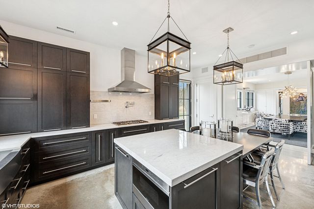 126 W 625 N, Valparaiso, IN 46385