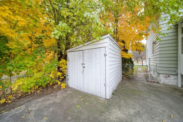 920 Wildwood Avenue, Jackson, MI 49202