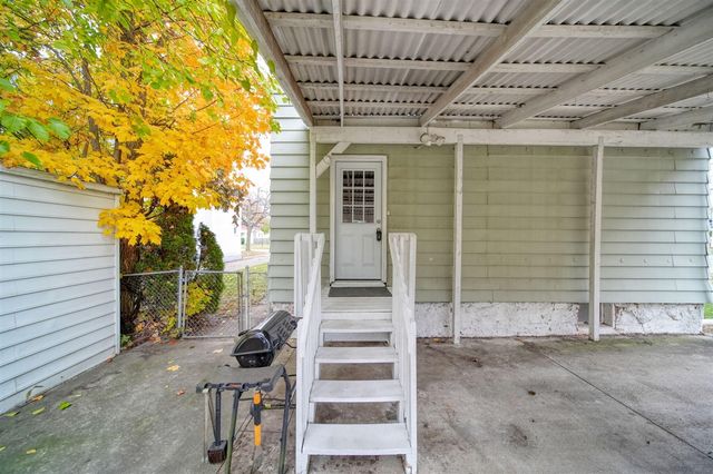 920 Wildwood Avenue, Jackson, MI 49202