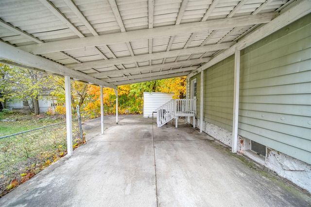 920 Wildwood Avenue, Jackson, MI 49202