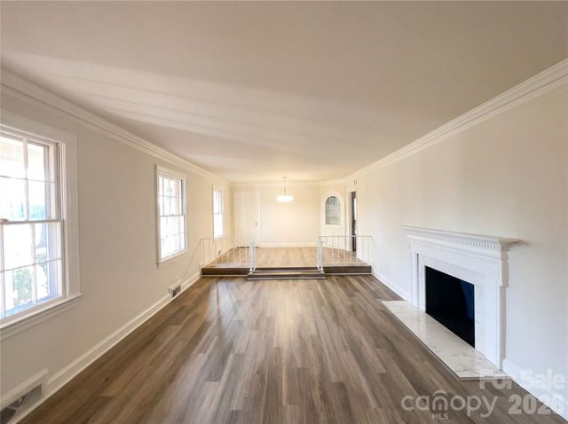 207 Gleneagles Road E, Statesville, NC 28625