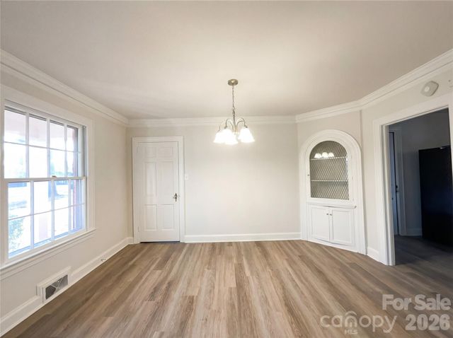 207 Gleneagles Road E, Statesville, NC 28625