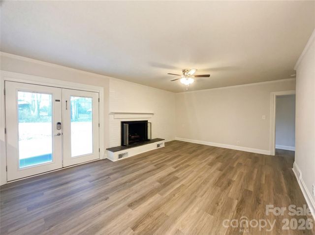 207 Gleneagles Road E, Statesville, NC 28625