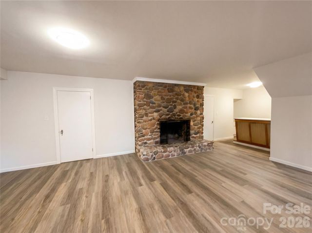 207 Gleneagles Road E, Statesville, NC 28625