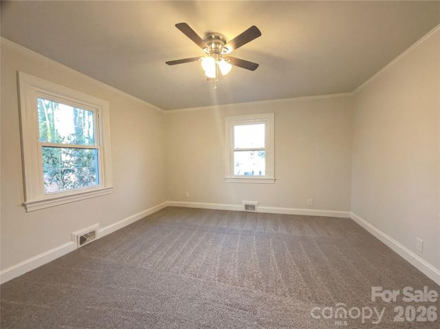 207 Gleneagles Road E, Statesville, NC 28625