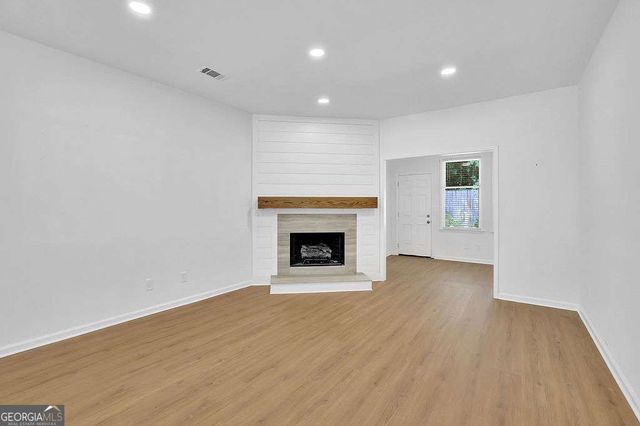 142 Victoria Way, Roswell, GA 30075