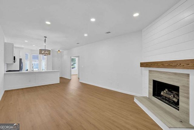 142 Victoria Way, Roswell, GA 30075
