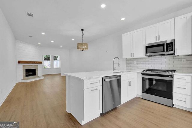 142 Victoria Way, Roswell, GA 30075