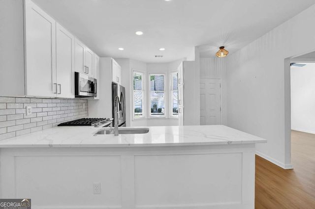 142 Victoria Way, Roswell, GA 30075