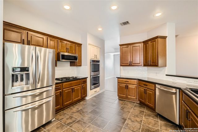 1754 Heavens Peak, San Antonio, TX 78258
