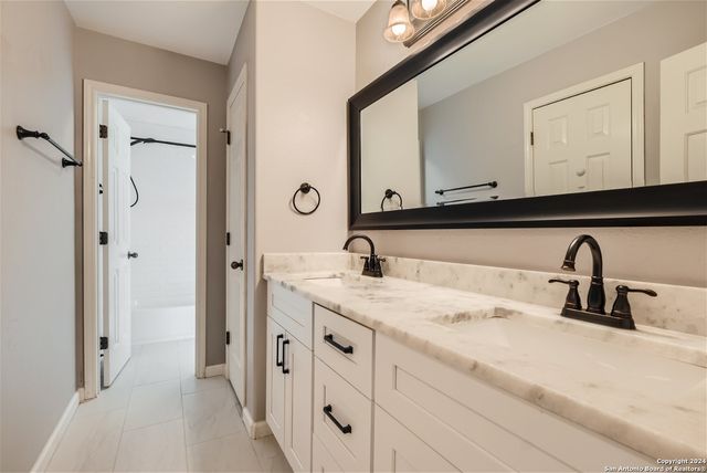 1754 Heavens Peak, San Antonio, TX 78258