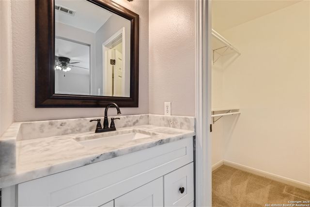 1754 Heavens Peak, San Antonio, TX 78258