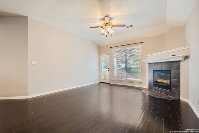 1754 Heavens Peak, San Antonio, TX 78258