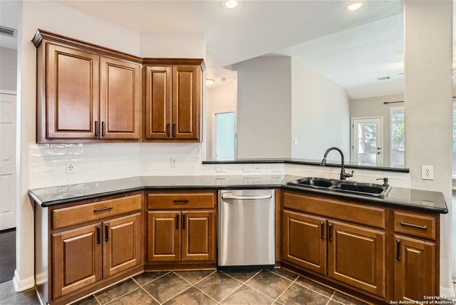 1754 Heavens Peak, San Antonio, TX 78258
